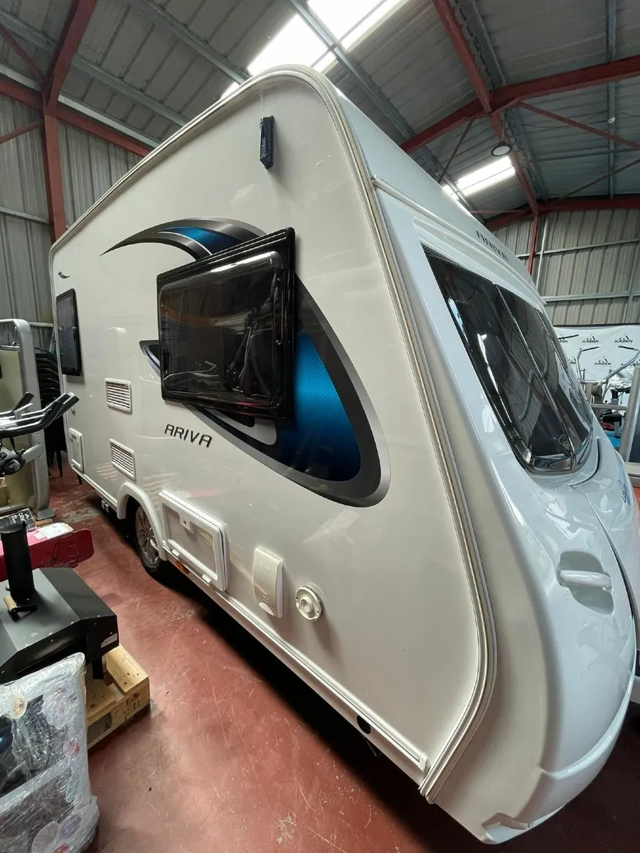 Immaculate Lunar Arriva Caravan 2017 - Image 3