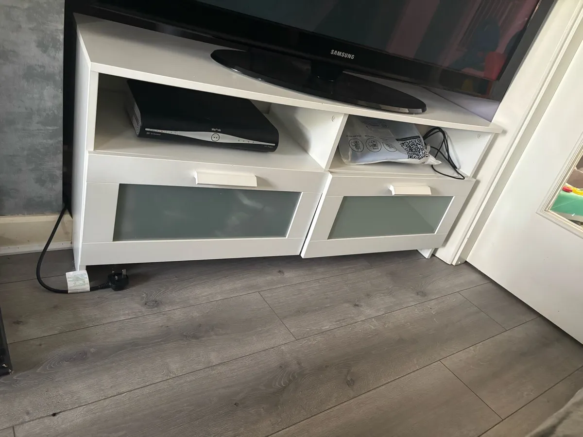 Tv unit