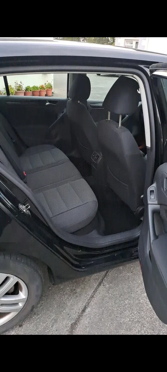 Volkswagen Golf 2010 - Image 4