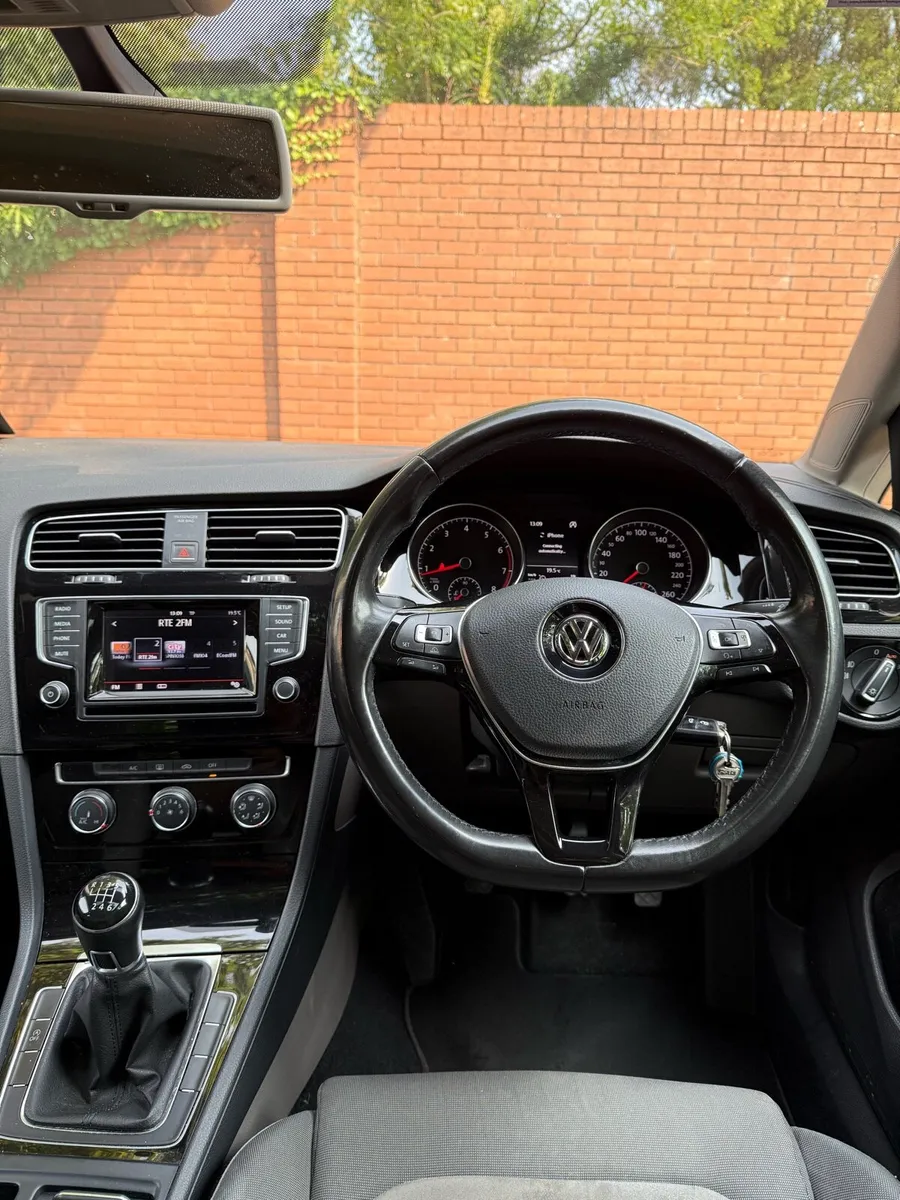 Volkswagen Golf - Image 4