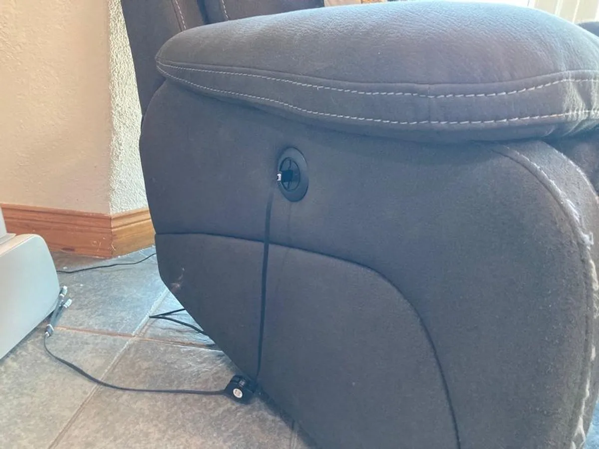 2 Seater Recliner and 1 Seater Recliner - Image 3