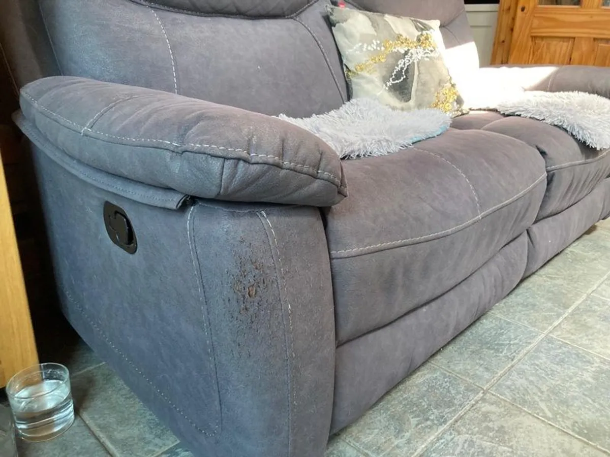 2 Seater Recliner and 1 Seater Recliner - Image 4
