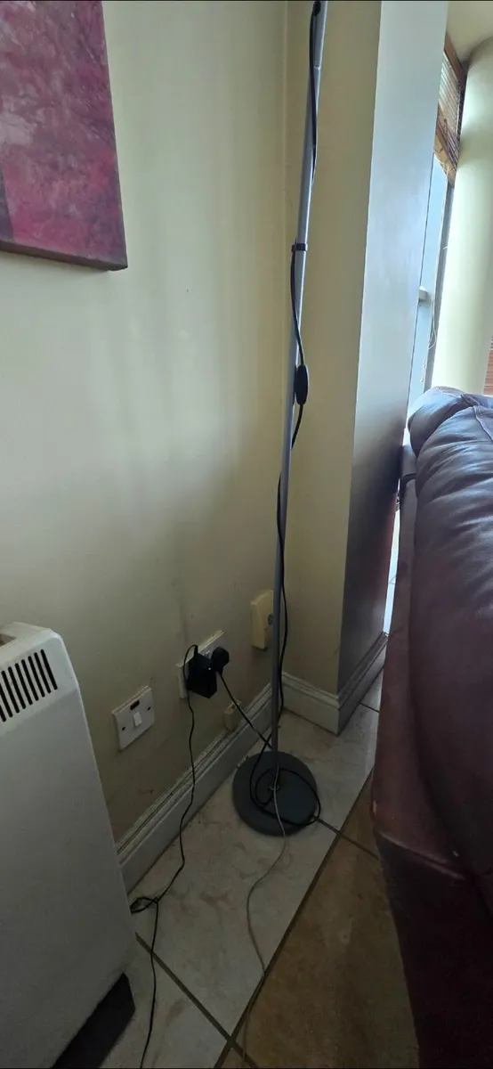 Floor lamp- great condition - Image 3