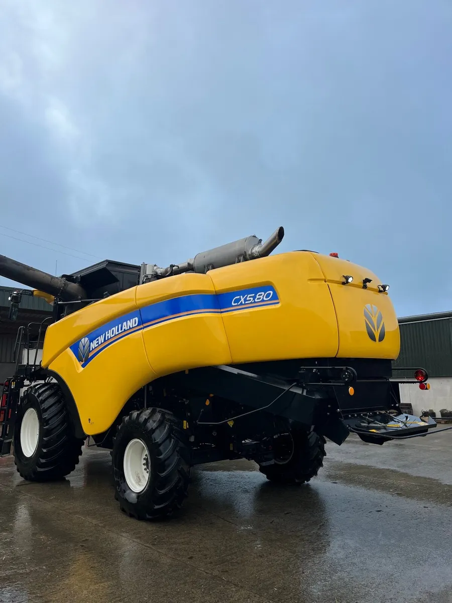 Combine harvester - Image 1