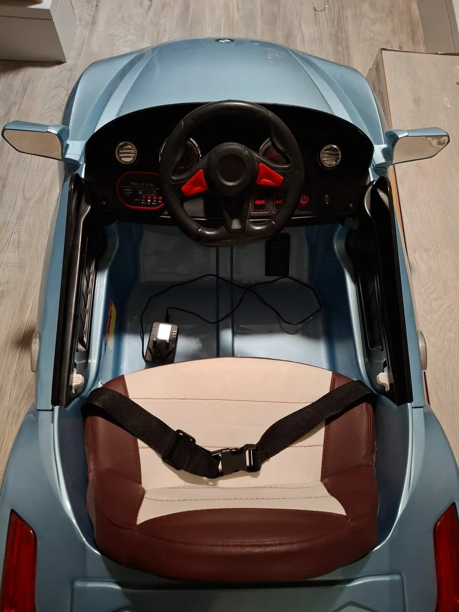 Battery operated car - Image 3