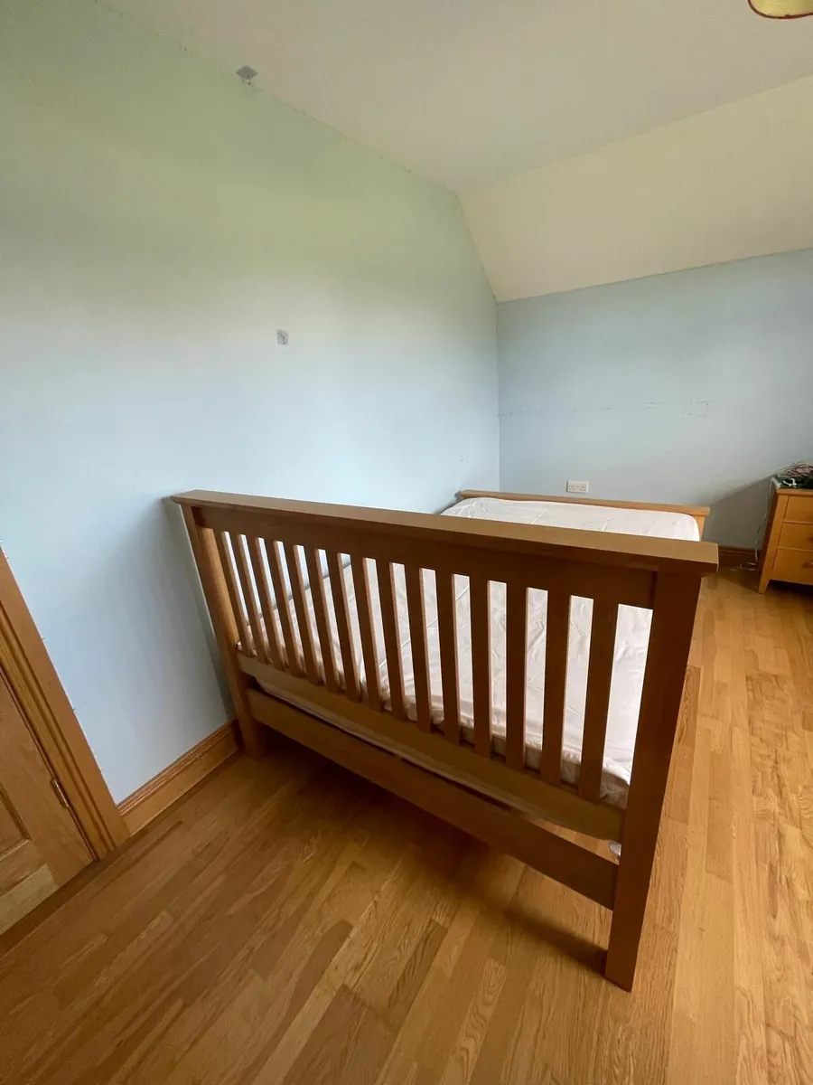 Double Bed - Image 4