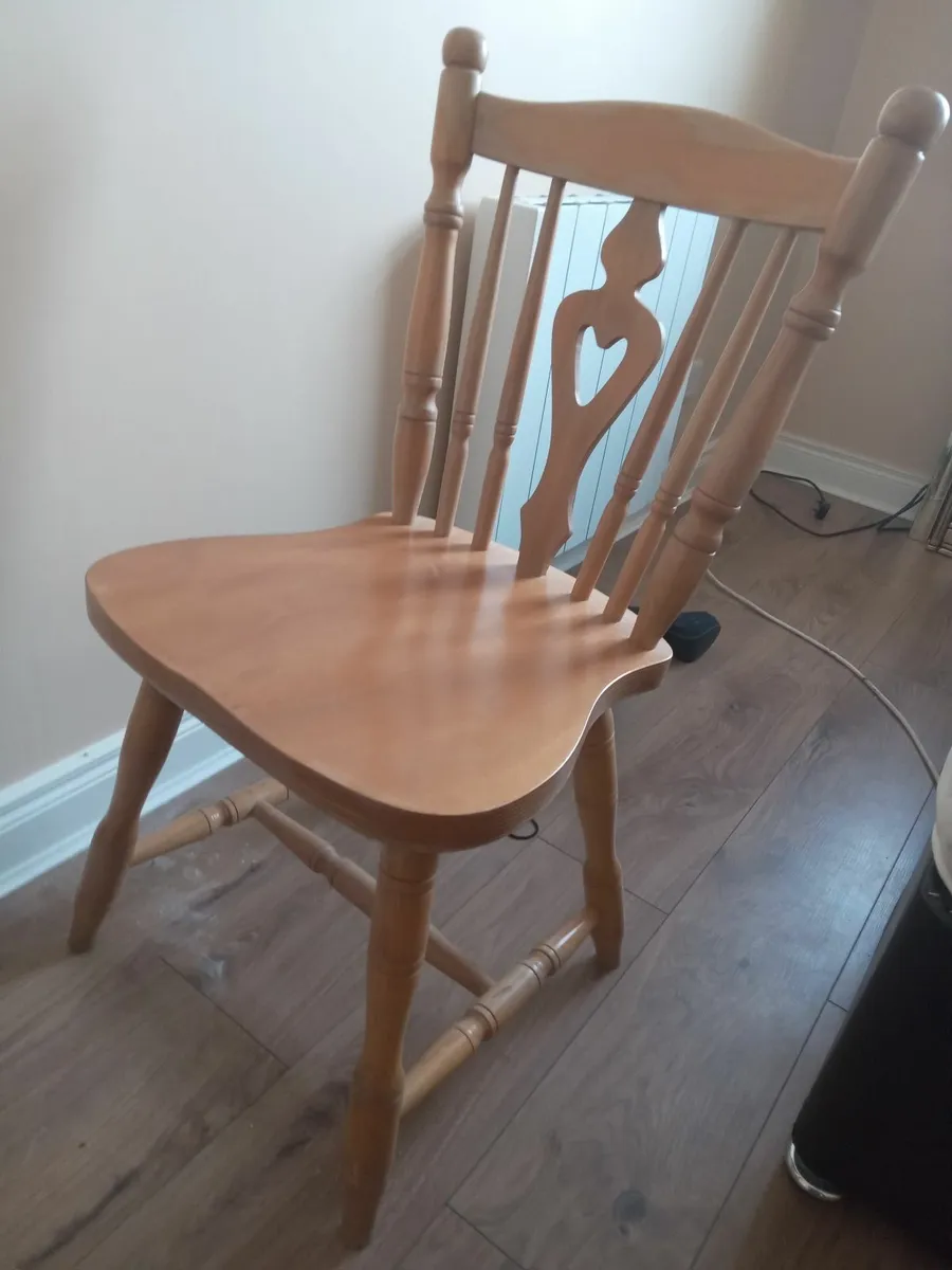 Chairs ×4