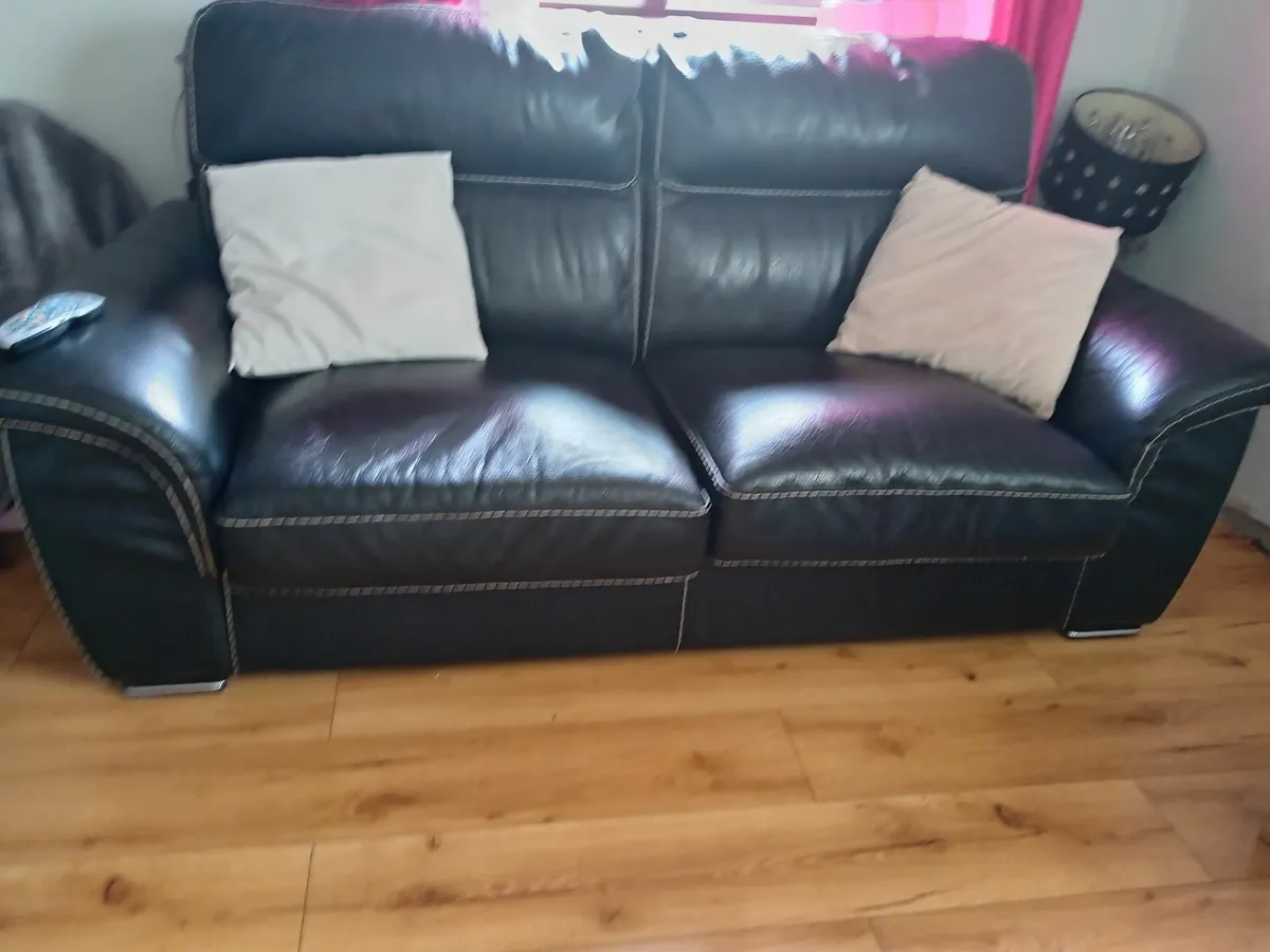 Real leather sofas - Image 2