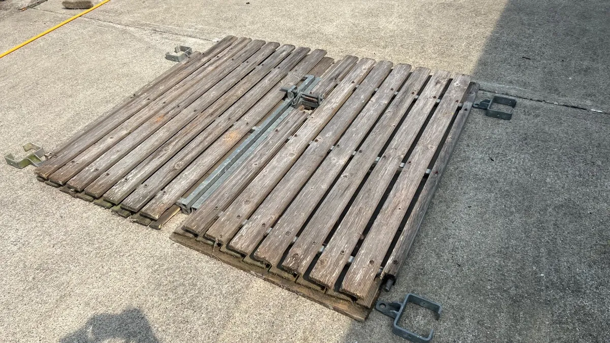 Galvanised Steel Double Gate - Image 1