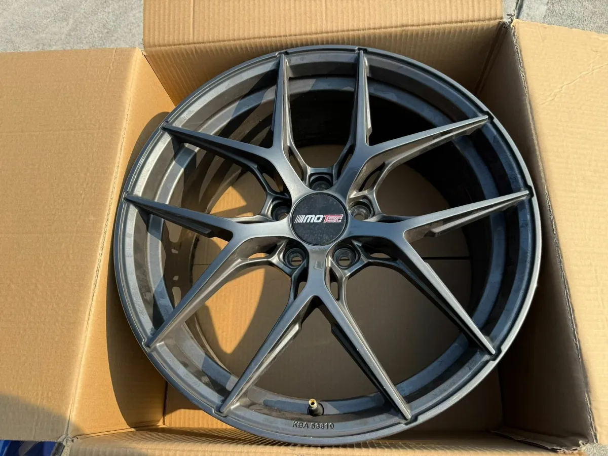 19" Motec MCR4 Wheels - Image 2