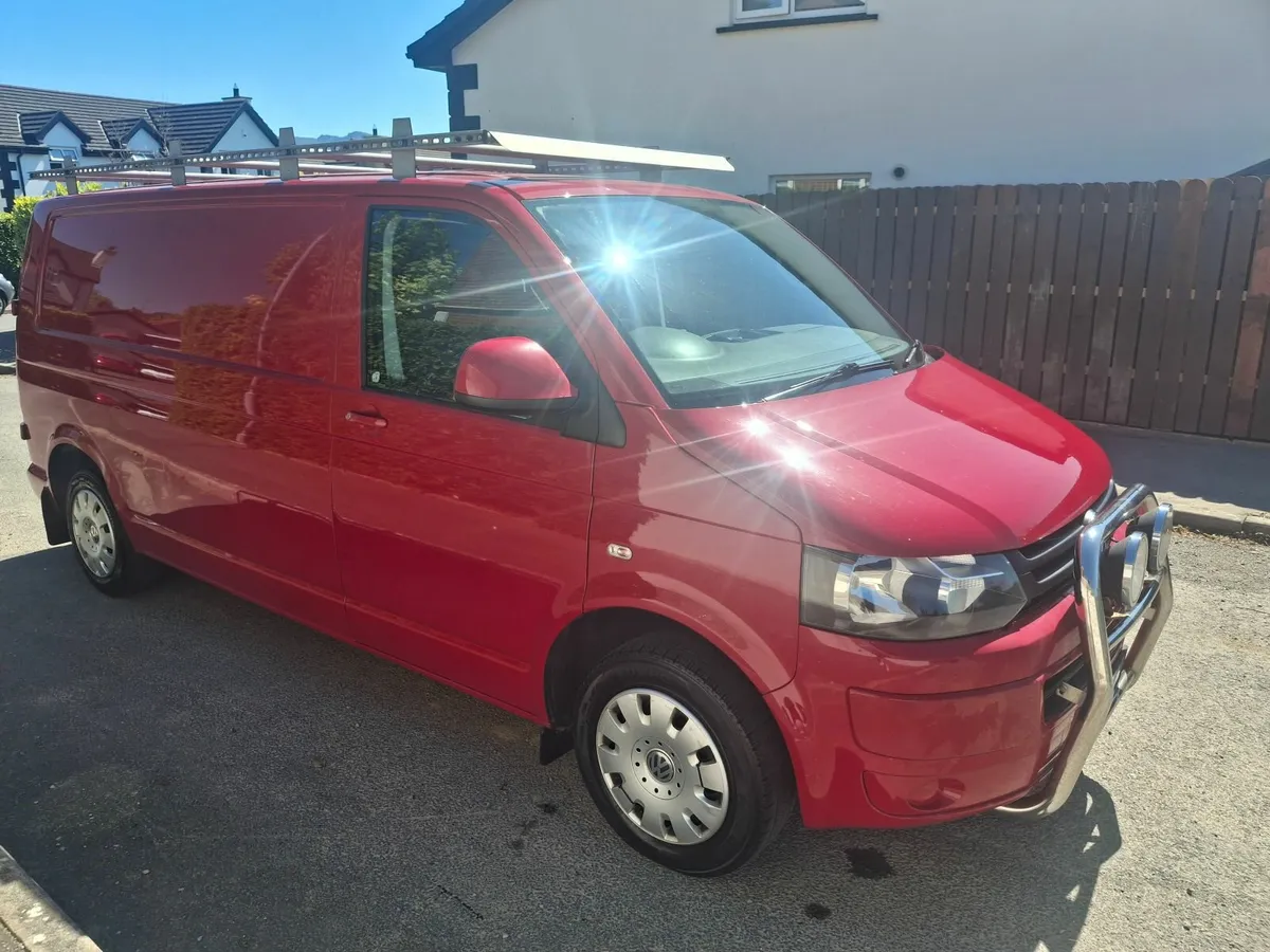 Volkswagen Transporter 2013 - Image 2