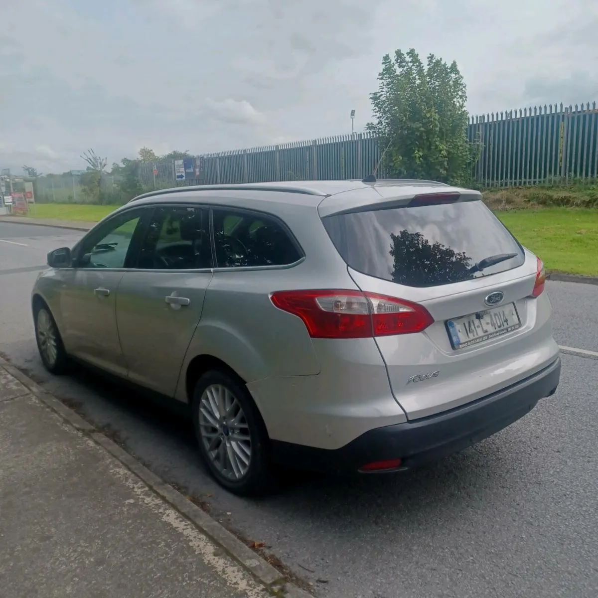 FORD FOCUS 1.6 TDCI ESTATE((TAX & TEST)) - Image 4