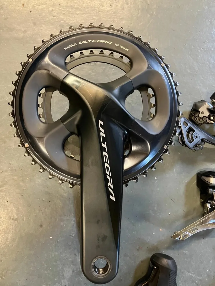 Ultegra R8070 Di2 Disc Hydraulic 2x11 Groupset - Image 2
