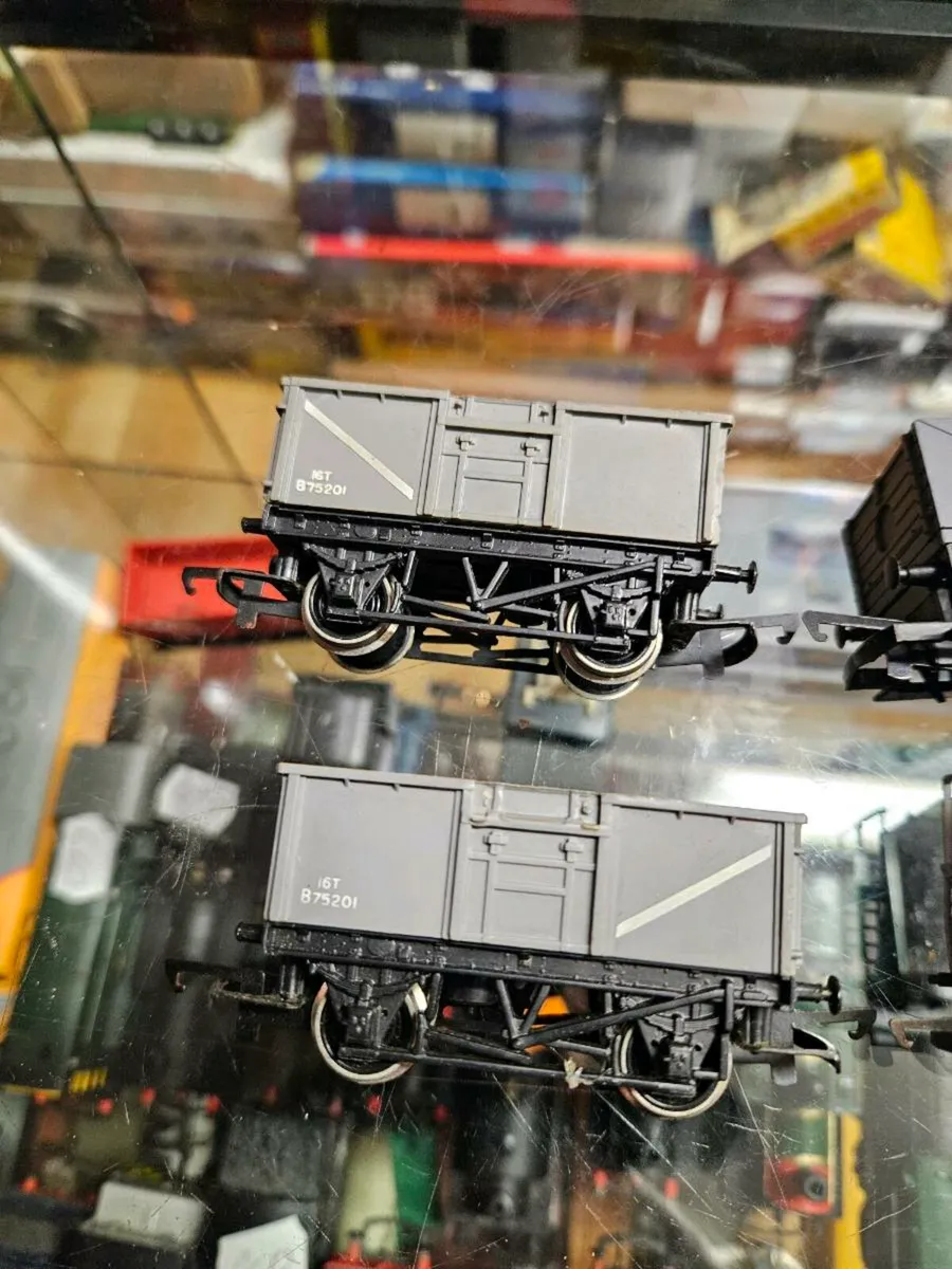 Hornby OO Gauge Wagons - Image 3
