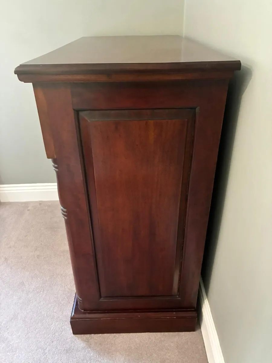 Chest of drawers and matching lockers - Image 2