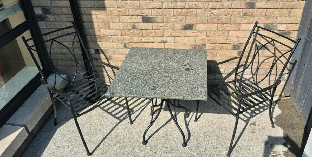 garden table and chairs with a marble Stone top - Image 2