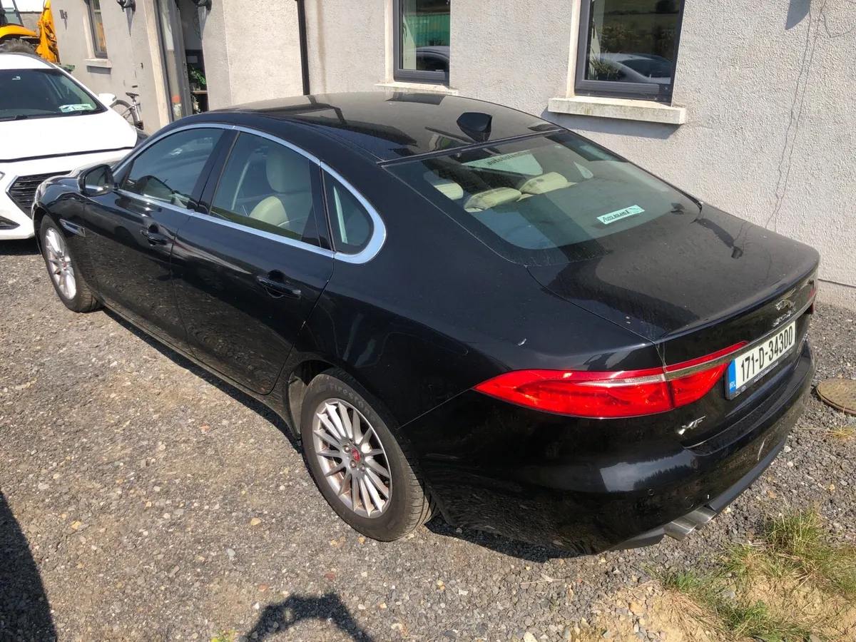 Jaguar XF - Image 2