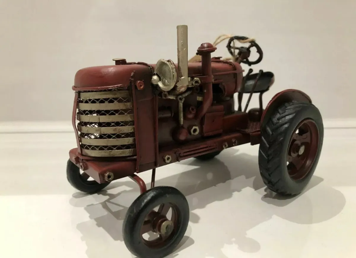 Tin Model Vintage Massey Ferguson Style Tractor - Image 3
