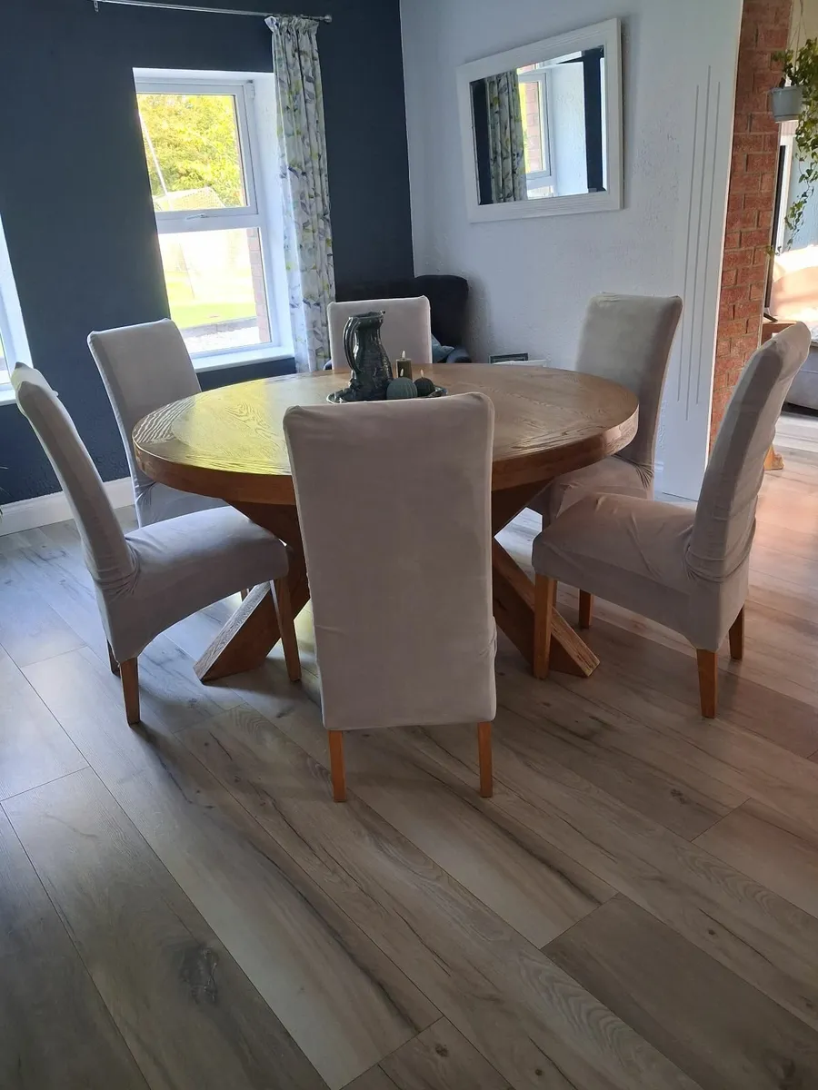 2 sets of chairs - Image 1