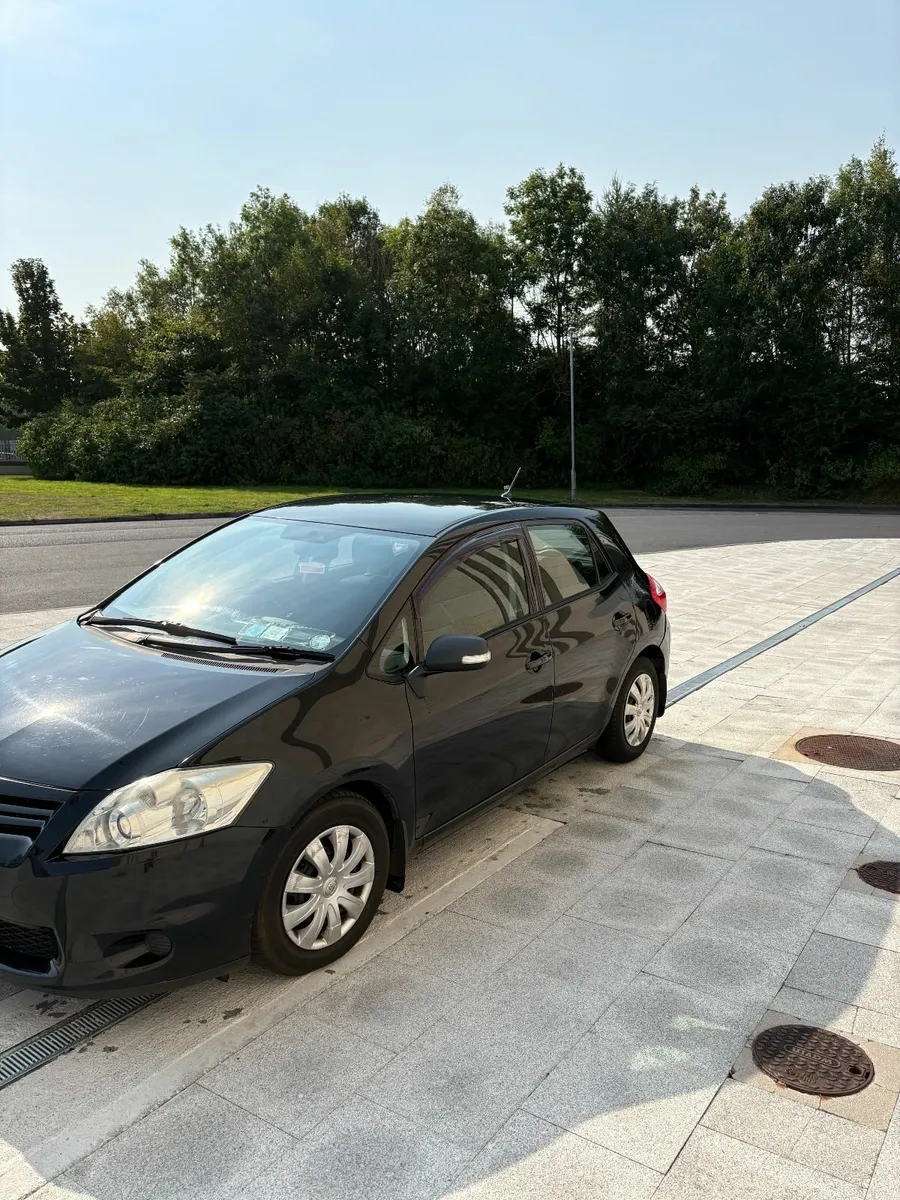 Toyota Auris 2010 - Image 3