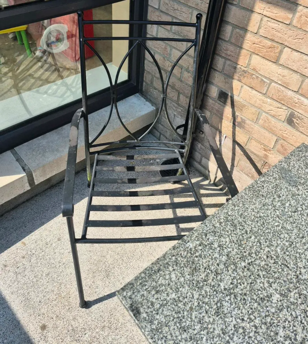 garden table and chairs with a marble Stone top - Image 4
