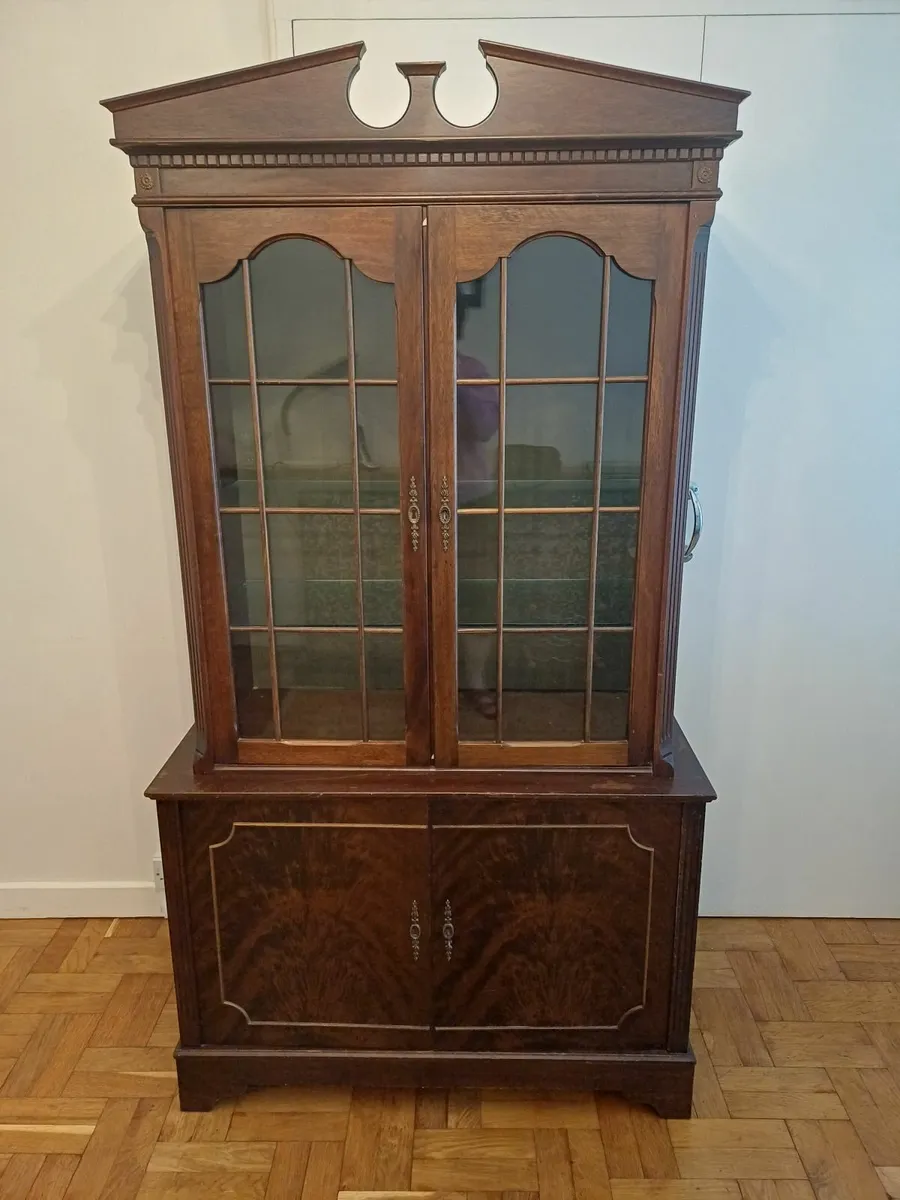 Display cabinet - Image 1