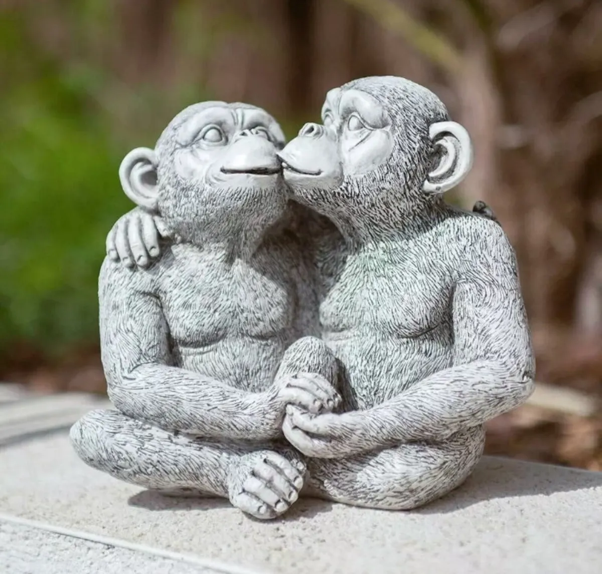 Kissing Monkeys Garden Ornament Love Chimps NEW - Image 1