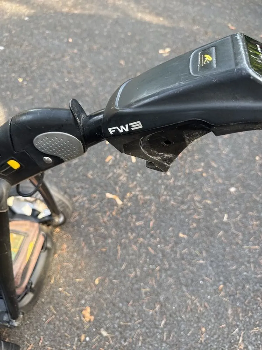 electric powacaddy golf trolley - Image 1