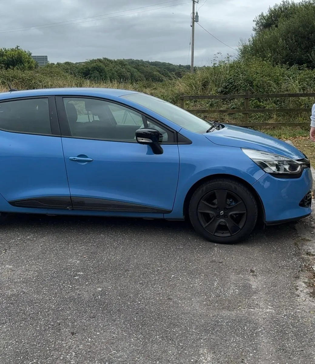 Renault Clio - Image 2