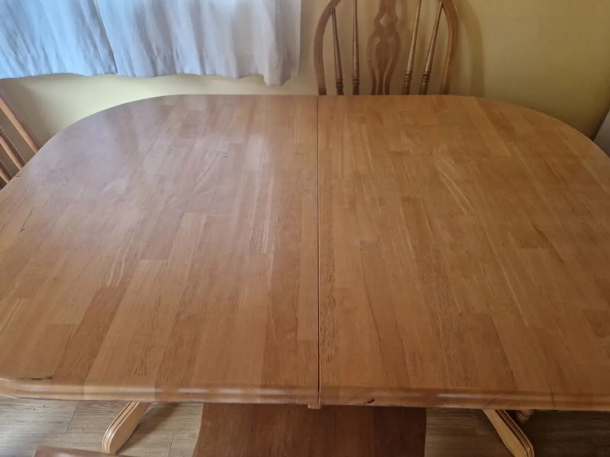 Oak Kitchen table and matching 6 chairs - Image 2