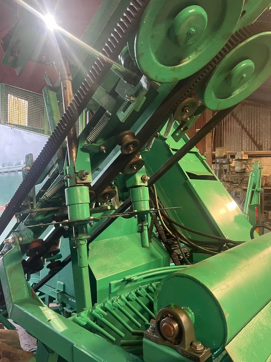 Beet harvester - Image 4