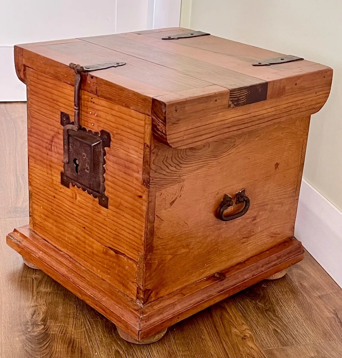 Square Chest - Image 2