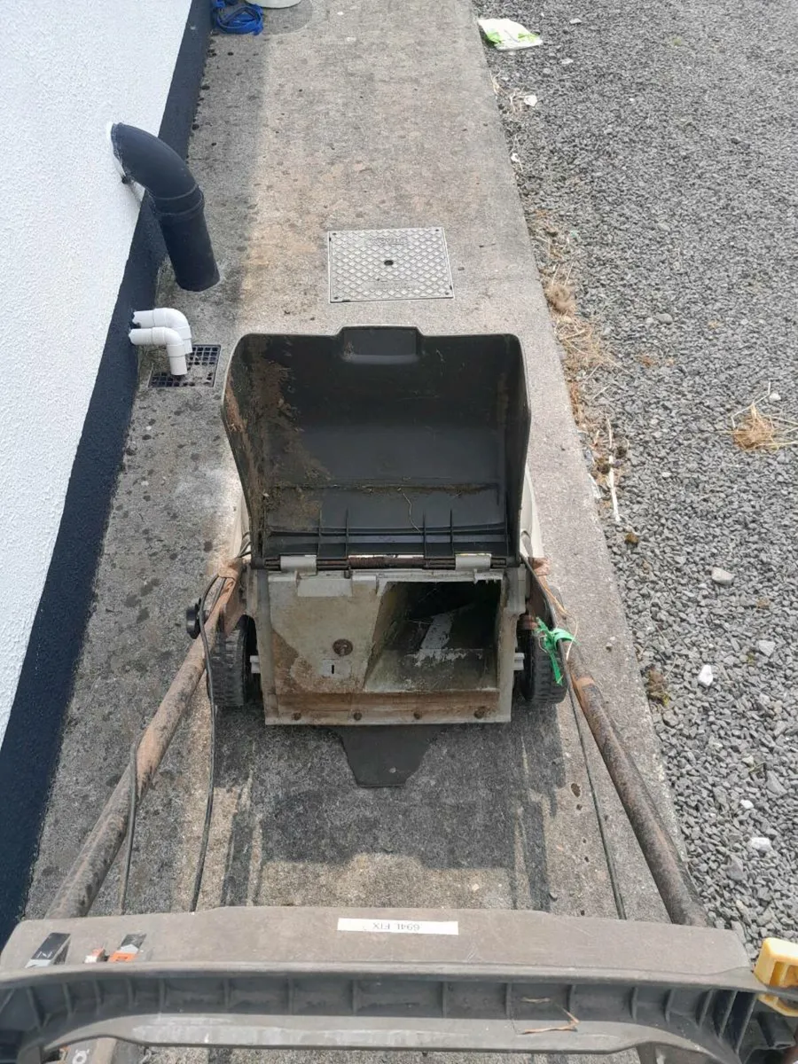 Lawnmower - Image 3