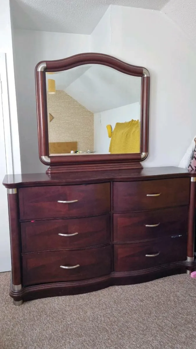 Chest of drawer & mirror unit - Image 1