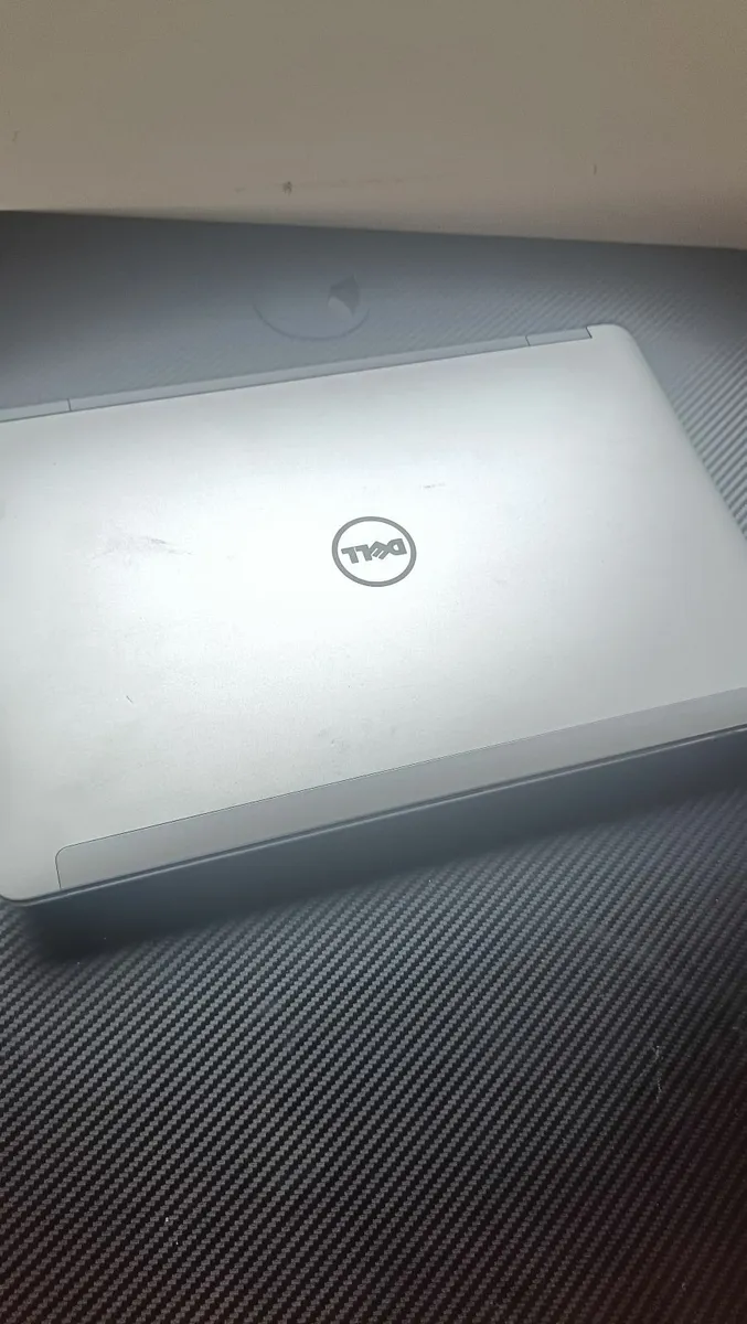 Laptop Dell - Image 1