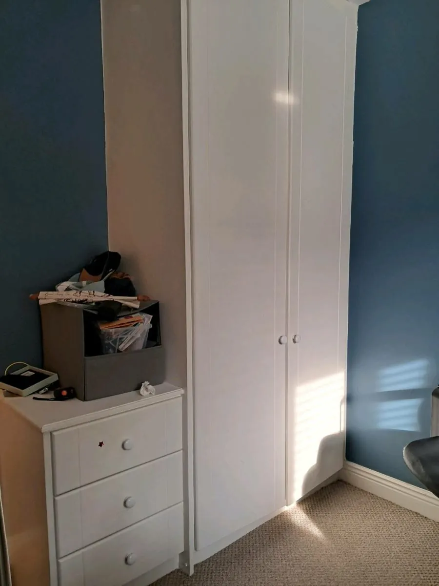 Free wardrobes - Image 2
