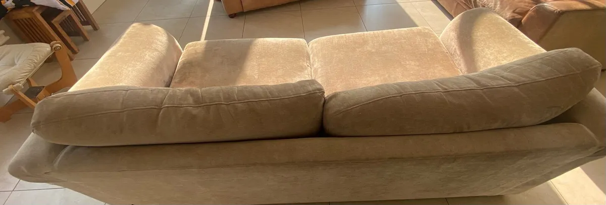 Couch - Image 2