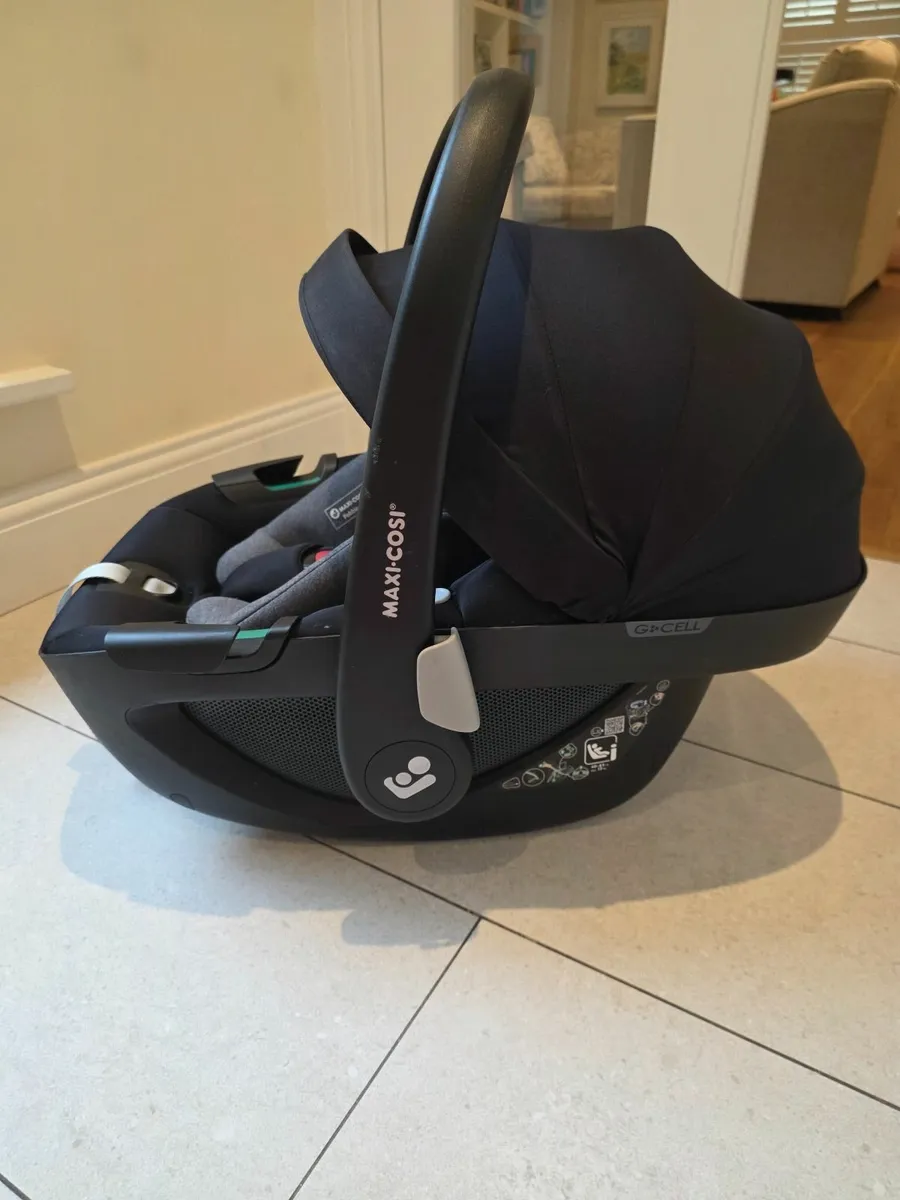 Maxi-Cosi Pebble 360 Car Seat - Image 1