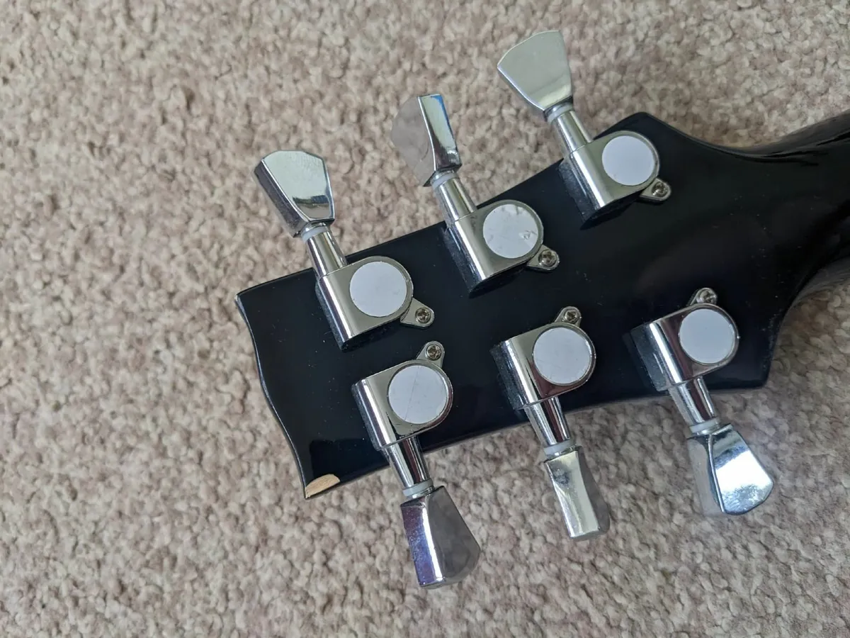 Electric Guitar - Image 2