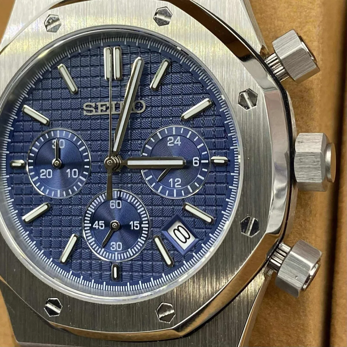 Custom Seiko Mod 42mm Blue AP Quartz - Image 2