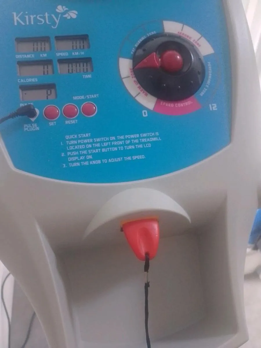 Treadmill in excellent condition - Image 4