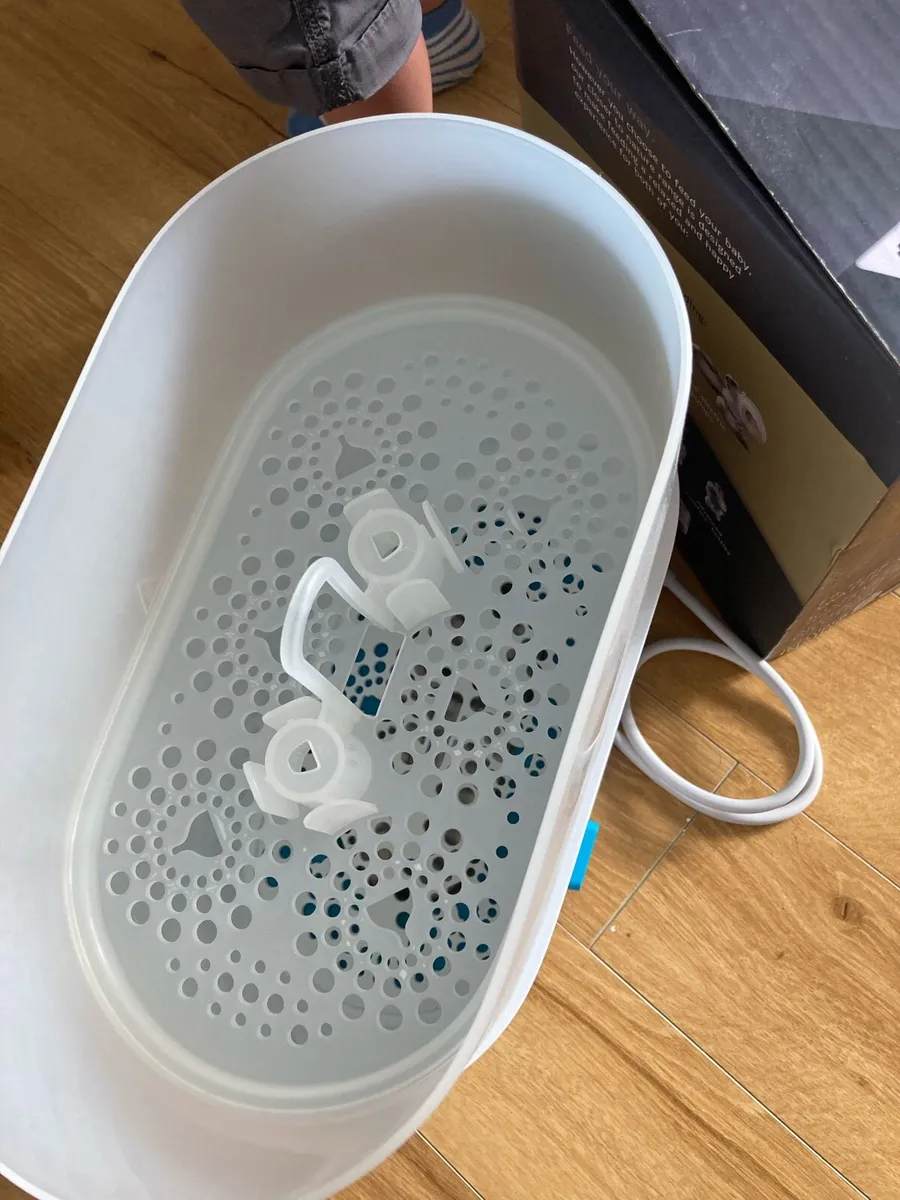 Tommee tippee bottle maker and steriliser - Image 2