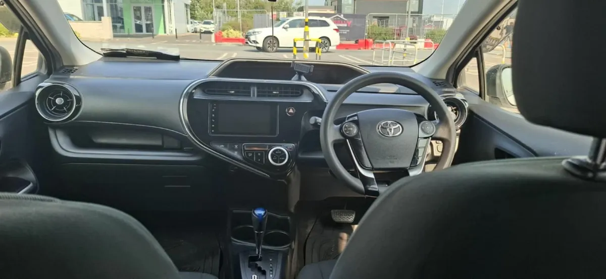 Toyota Aqua 2018 - Image 3