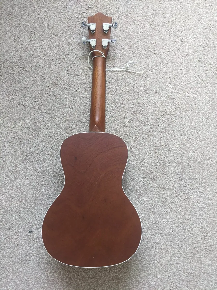 Ukulele - Image 2