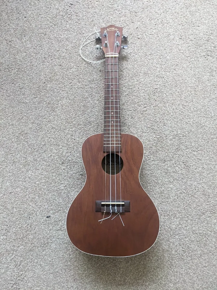 Ukulele - Image 1
