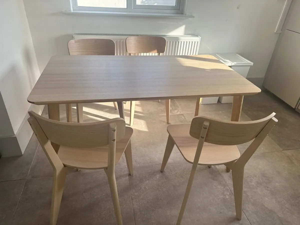 Dining chairs and 4 chairs - Image 2