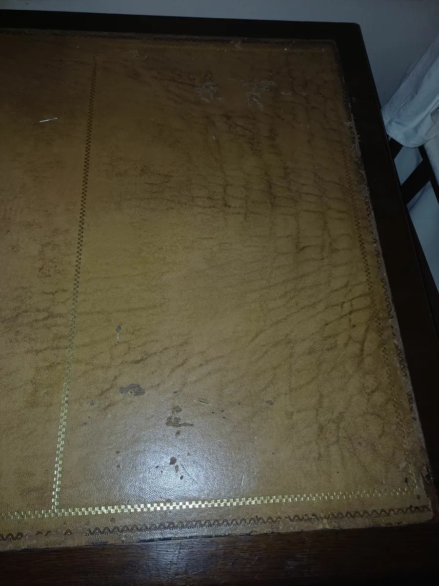 Antique desk - Image 3