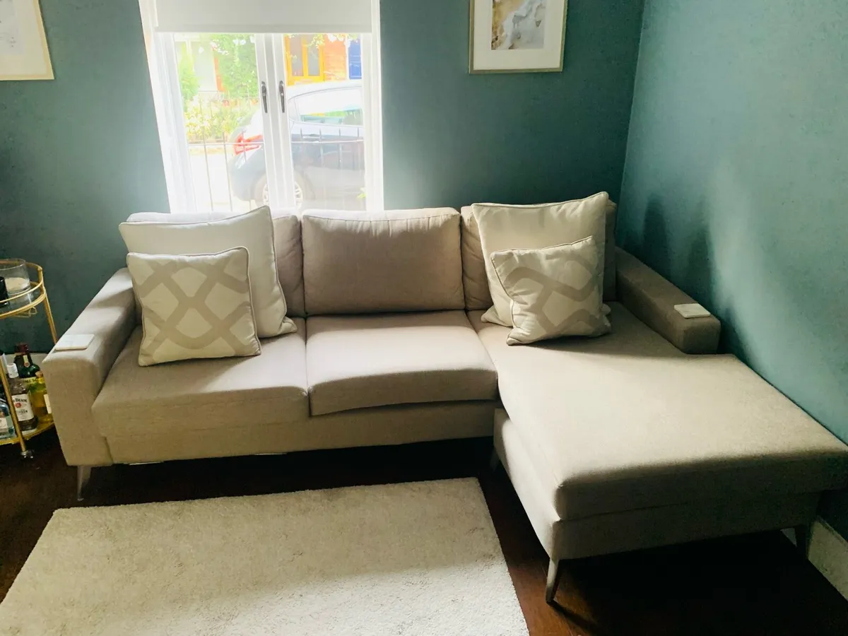 luxurious 3 Seater L Shaped Sofa - Image 3
