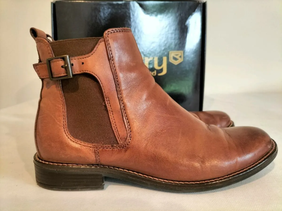 Dubarry ladies leather boot. Sml 6. Worn 3 times - Image 4