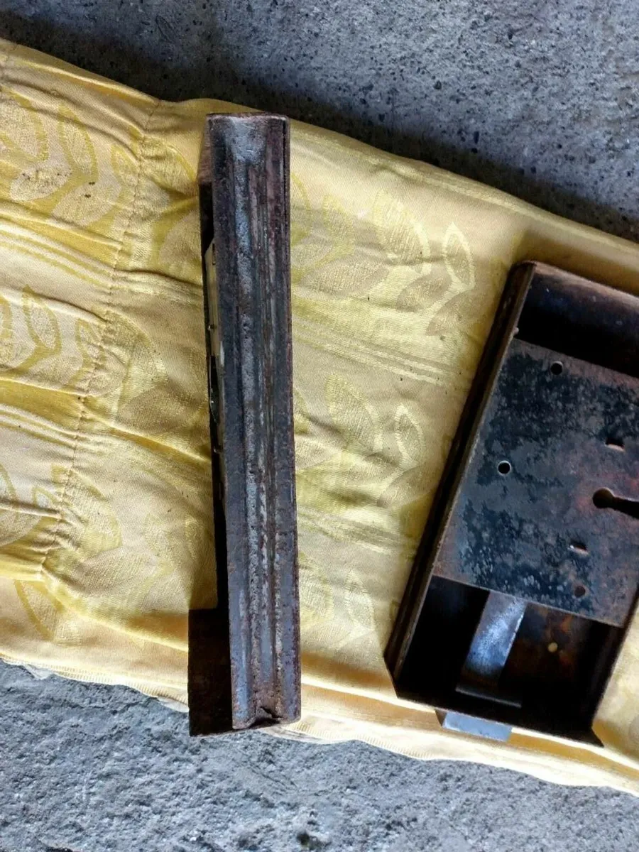 Antique Rim Deadlocks ( for parts) - Image 3